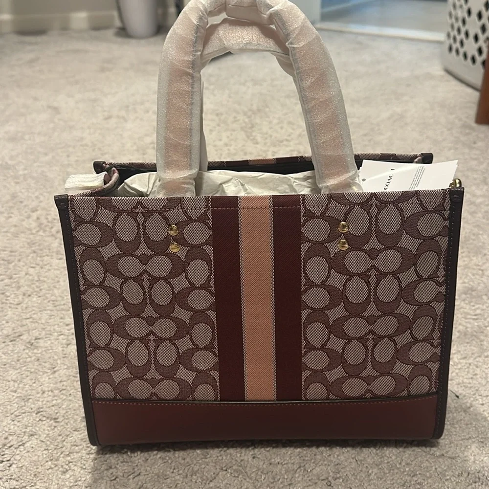 NWT Coach Dempsey bag - Picture 2 of 3